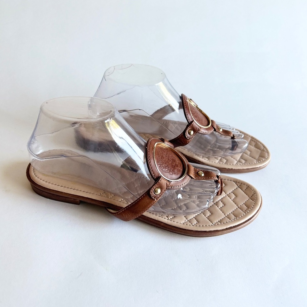 Vince Camuto Tan Cream Leather Sandals Flip Flops size 10